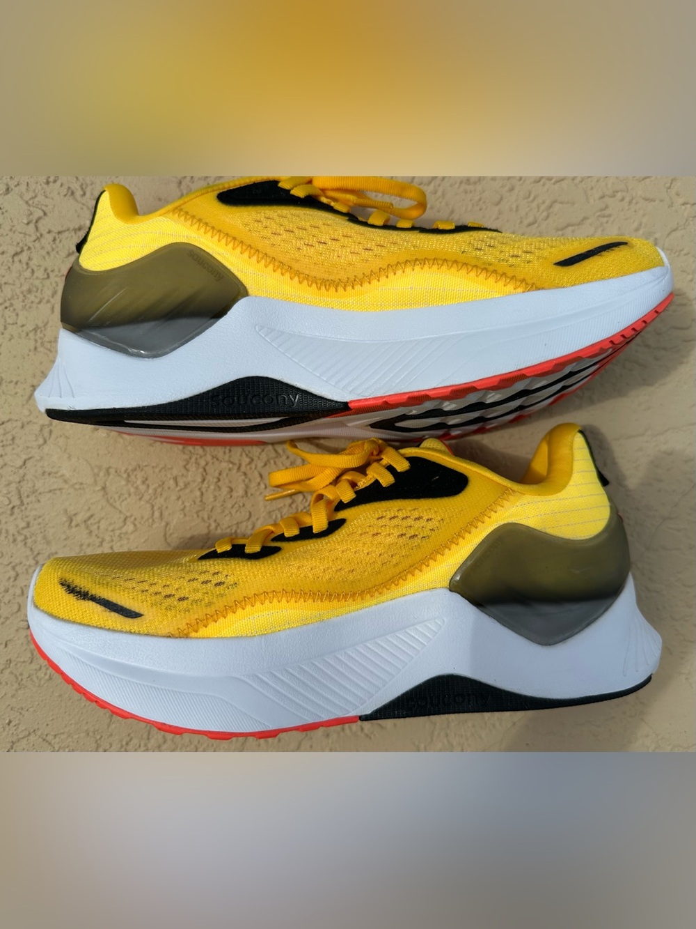 Saucony Endorphin Shift 2 in ViZiGold Yellow Running Shoes Women Size 7.5 in VGC - Picture 13 of 15